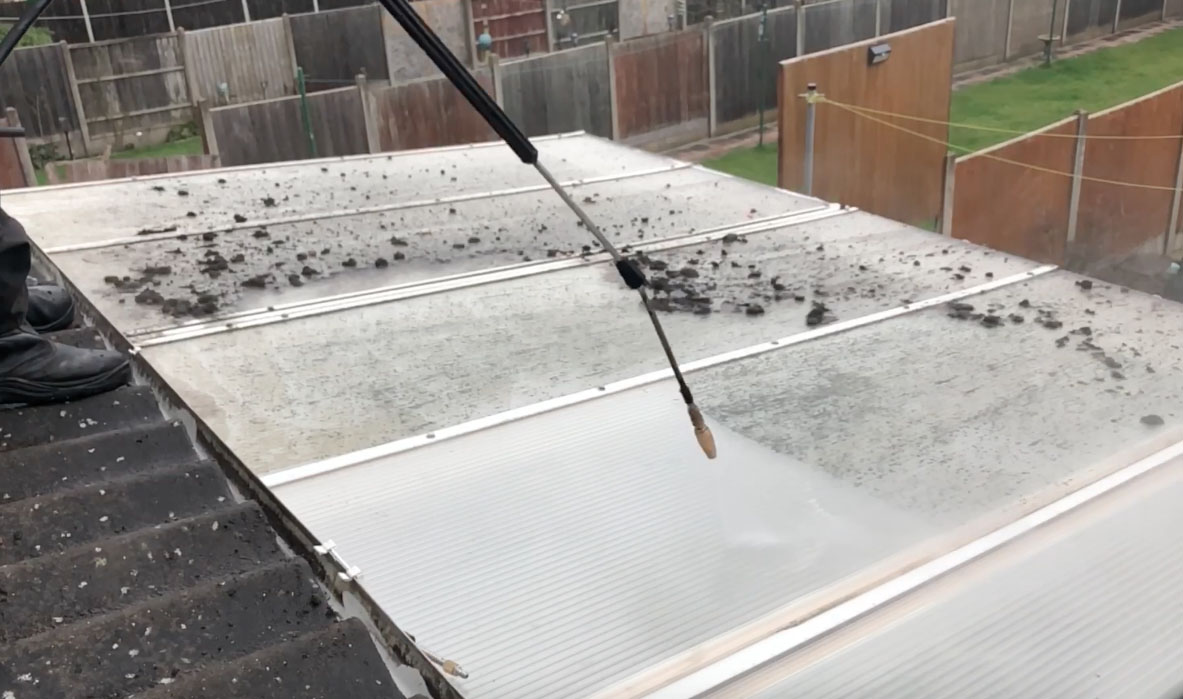 conservatory roof cleaner