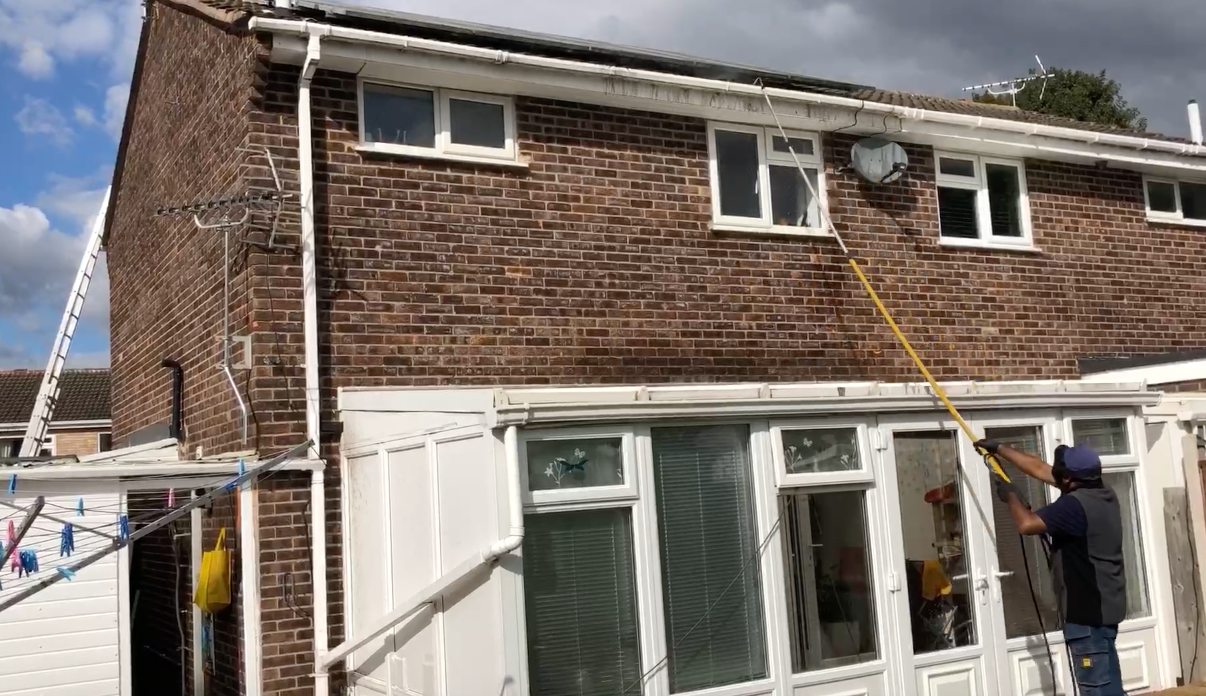 gutter cleaning leicester