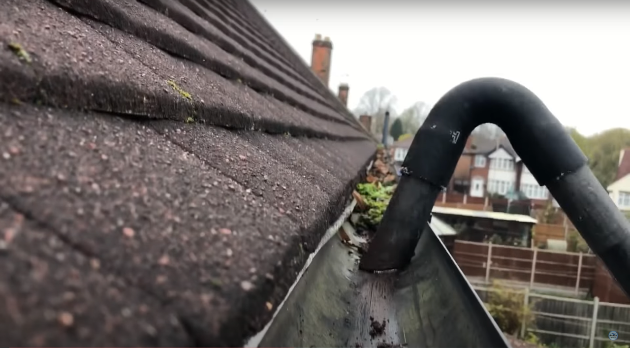 gutter cleaning leicester