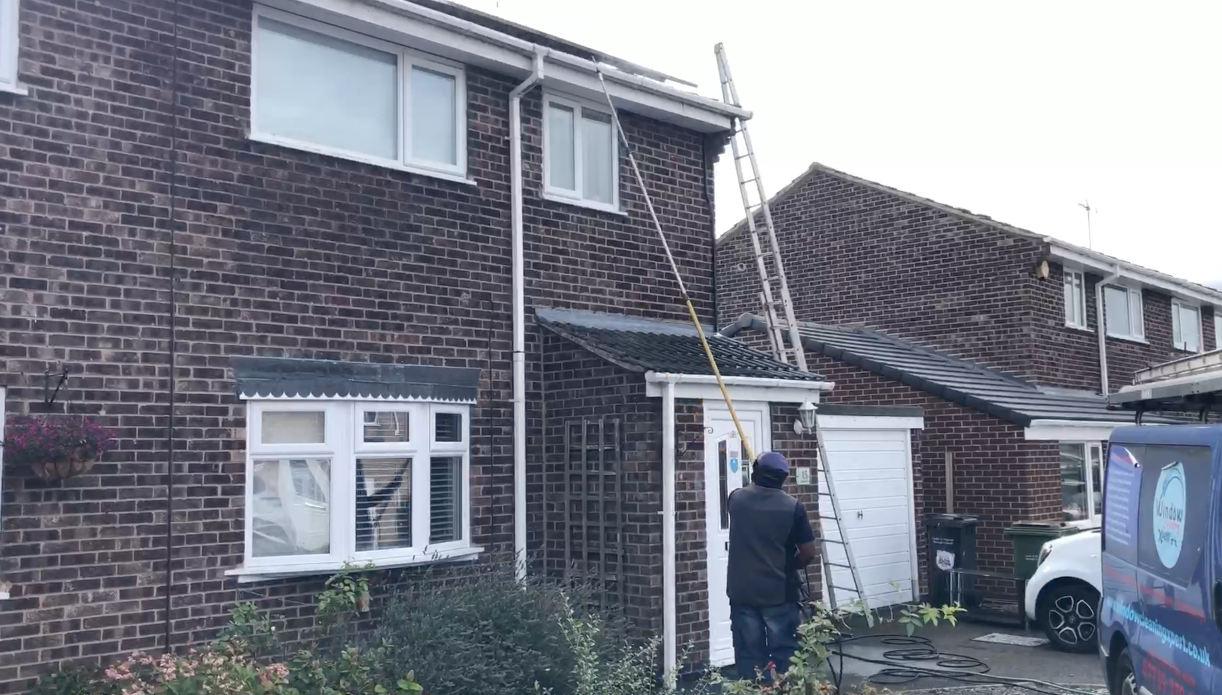 gutter cleaning leicester