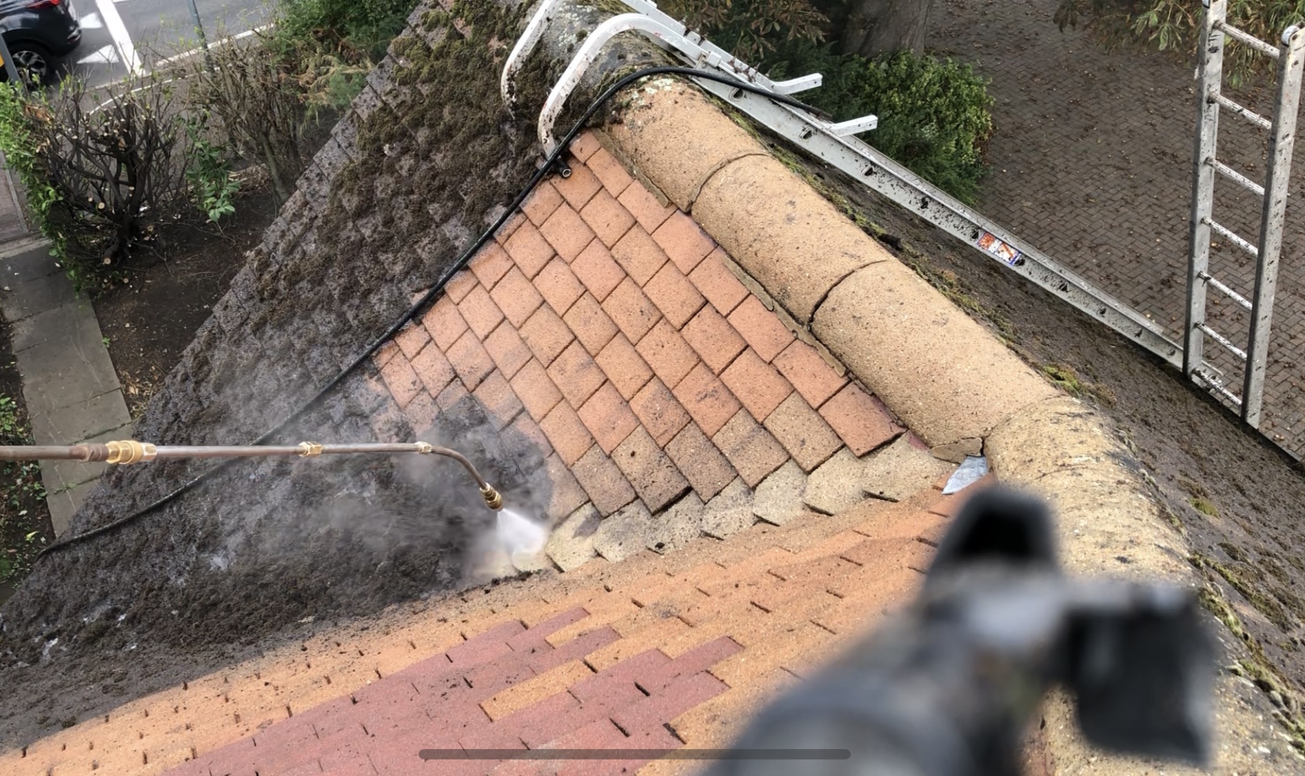 roof pressure washing